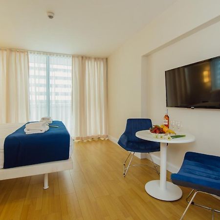 V. Orbi City Apartamento Batumi Exterior foto