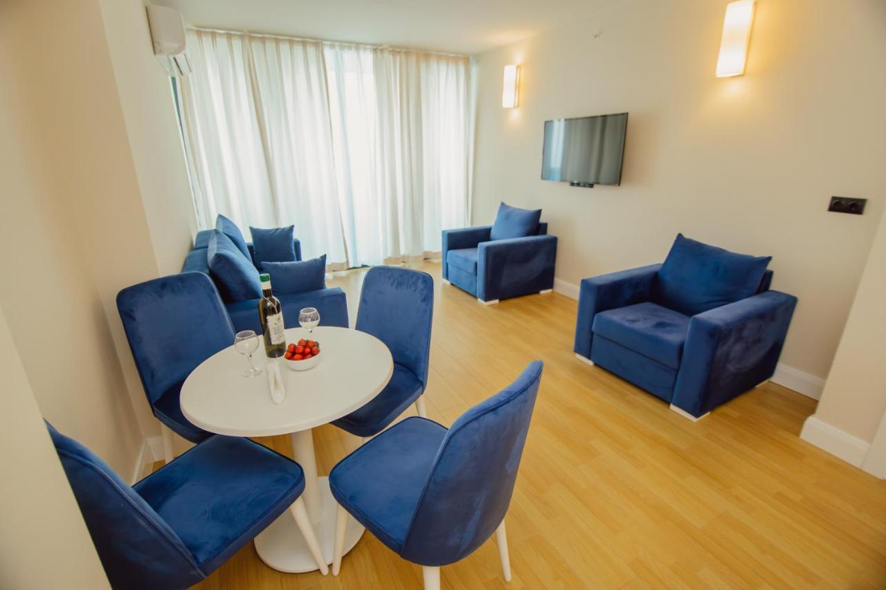 V. Orbi City Apartamento Batumi Habitación foto
